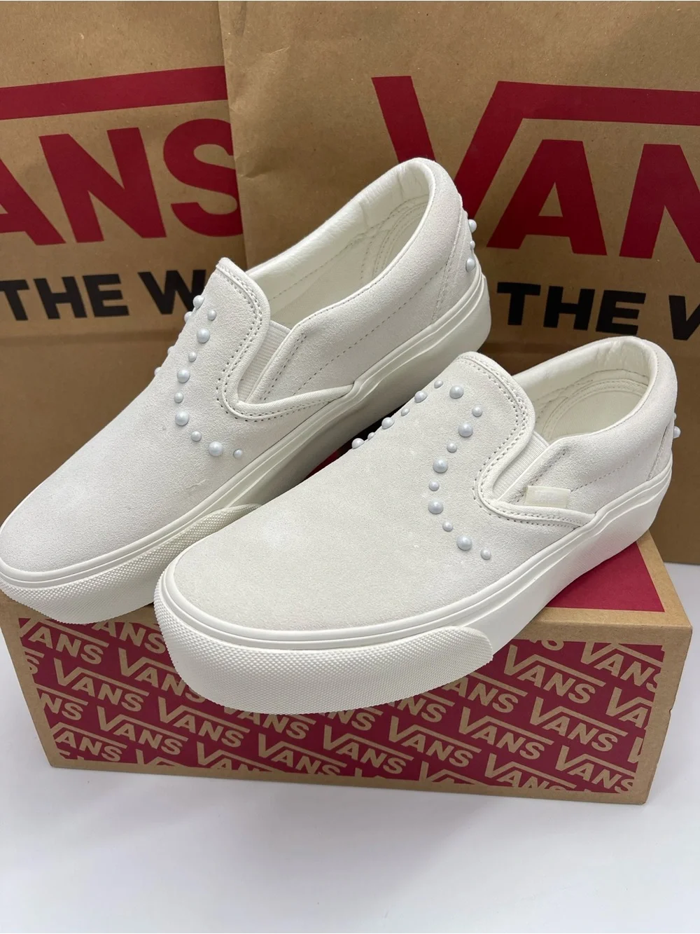 Vans Women's Classic Slip-On Platform Sneakers  Pearls Marshmallow VN000EA9CCZ